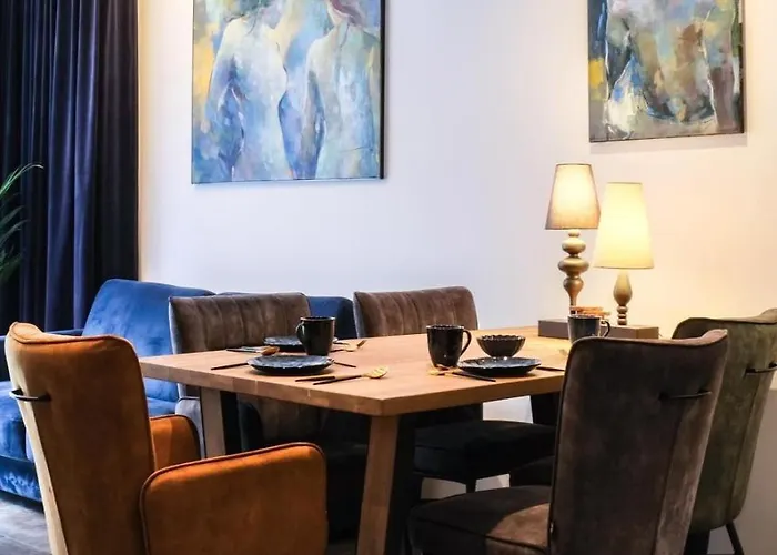 Riverside Garden Marina *