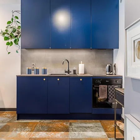 Riverside Garden Marina Apartament *