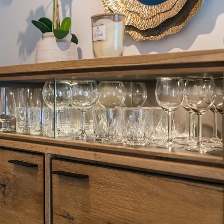 Riverside Garden Marina Apartament *