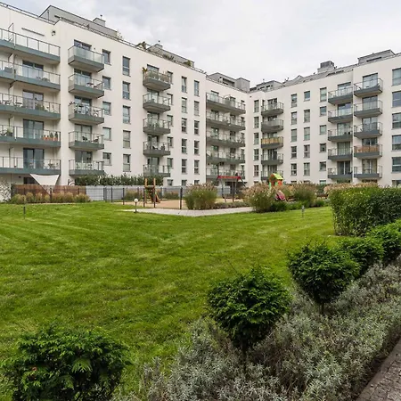 Riverside Garden Marina Apartment *