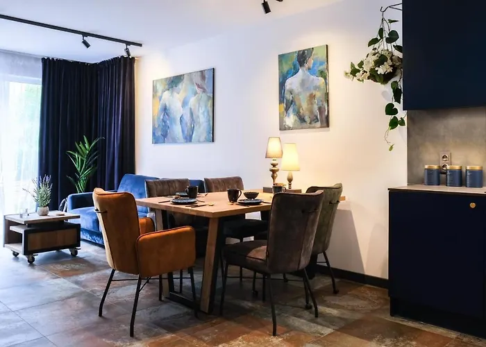 Riverside Garden Marina Daire