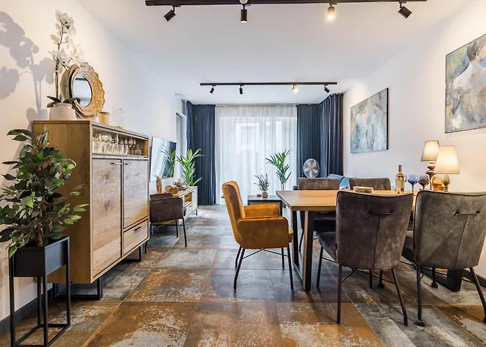 Riverside Garden Marina *