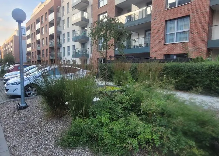 Riverside Garden Marina Apartman