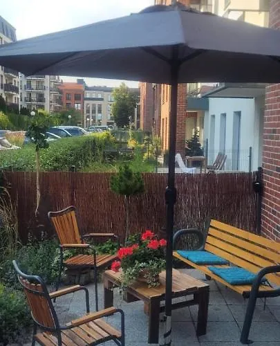 Riverside Garden Marina Apartment *