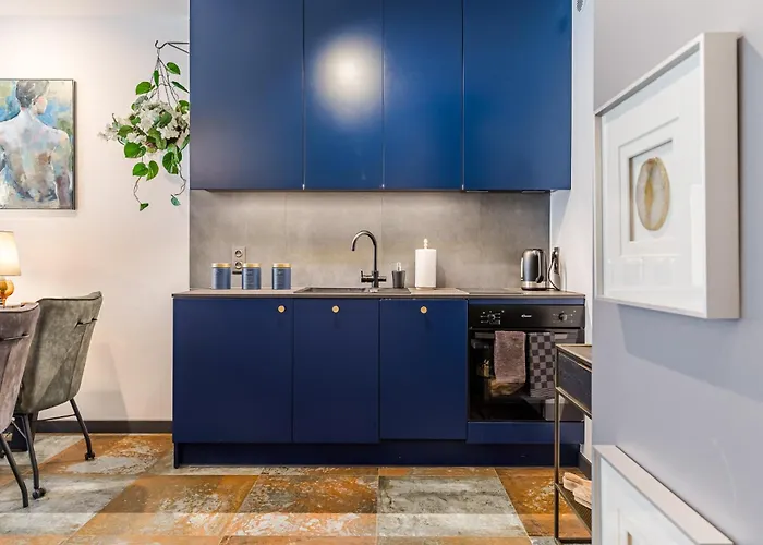 Riverside Garden Marina Apartment *
