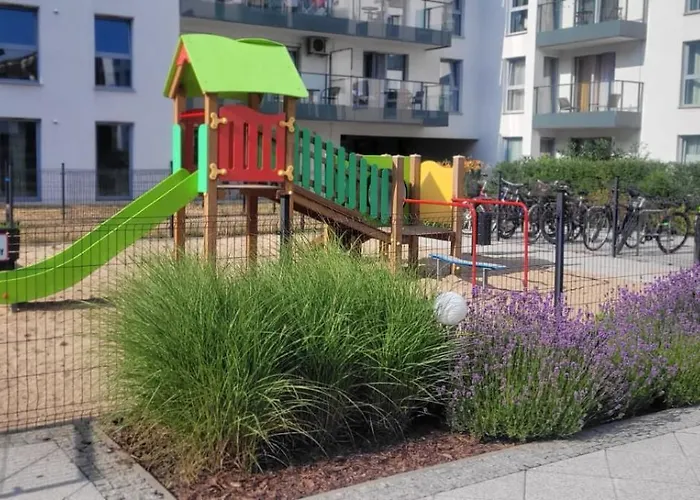Riverside Garden Marina Apartment